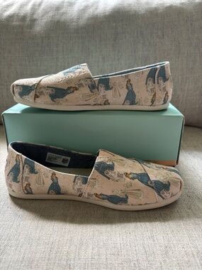 TOMS x Disney, Cinderella, comes with box. W Size 6, great condition.